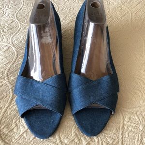 Aerosoles Denim Blue Open Toe Espadrilles